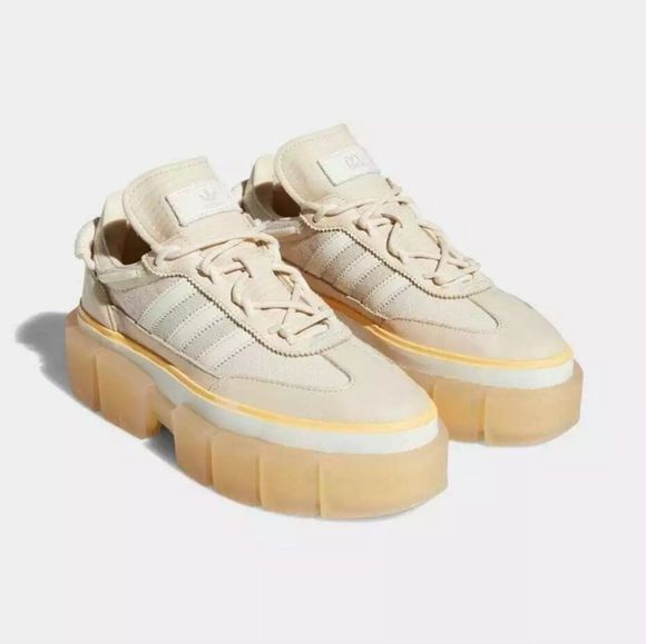 Adidas Ivy Park Super-Sleek in Ivory White